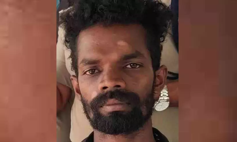 മക​ന്‍റെ അടിയേറ്റ് തലയോട്ടി പിളർന്ന് അച്ഛൻ മരിച്ചു