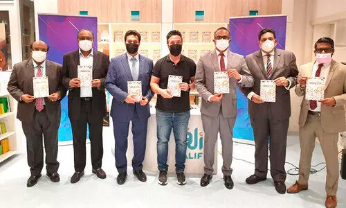 ഡീ​കോ​ഡി​ങ്​ ക​മ്യൂ​ണി​ക്കേ​ഷ​ൻ പു​സ്ത​ക പ്ര​കാ​ശ​നം