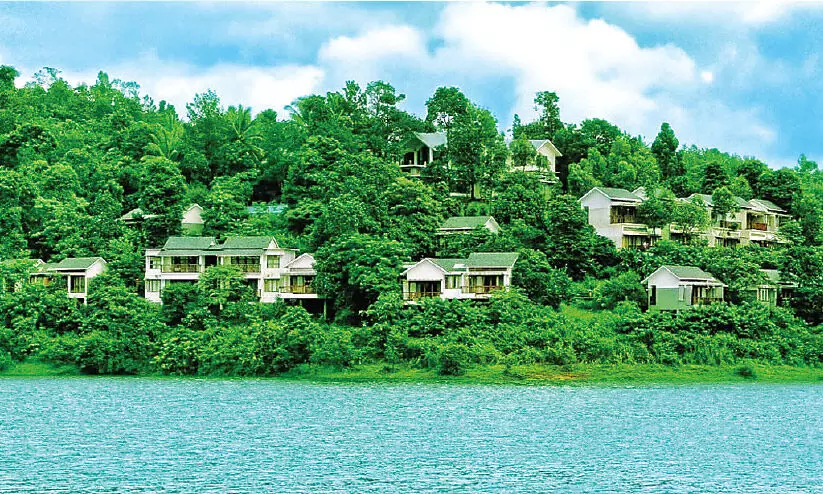 padinjarathara resort