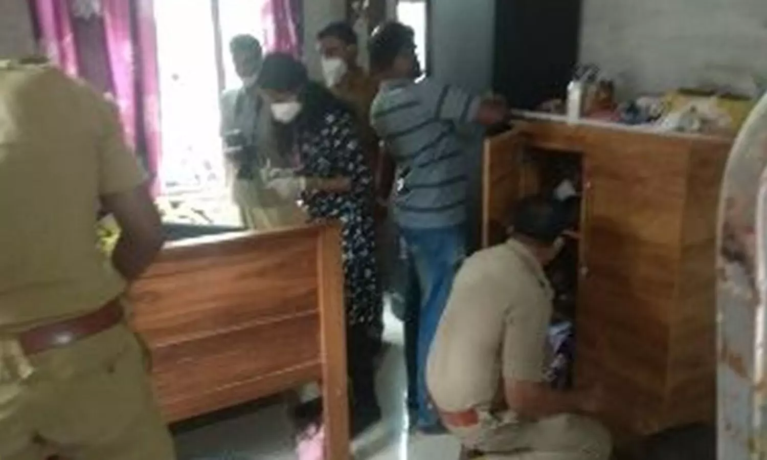 യുവതിയുടെ ആത്മഹത്യ: വാട്സാപ് അൺബ്ലോക്ക് ചെയ്യാൻ മങ്കട സ്വദേശി ഭീഷണിപ്പെടുത്തിയതിനെ തുടർ​ന്നെന്ന് പരാതി