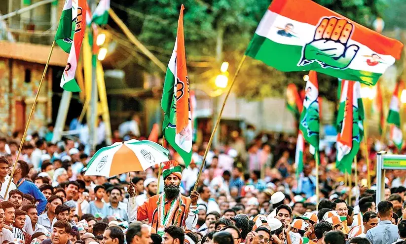 ഡി.സി.സി പ്രസിഡന്റ് ഗ്രൂപ് കളിക്കുന്നെന്ന്; വെള്ളമുണ്ടയിൽ കോൺഗ്രസ് നേതൃത്വം കൂട്ടത്തോടെ മാറിനിൽക്കുന്നു ഡി.സി.സി പ്രസിഡന്റ് ഗ്രൂപ് കളിക്കുന്നെന്ന്; വെള്ളമുണ്ടയിൽ കോൺഗ്രസ് നേതൃത്വം കൂട്ടത്തോടെ മാറിനിൽക്കുന്നു