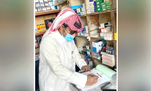 ക​ട​ക​ളി​ൽ പ​രി​ശോ​ധ​ന; നി​യ​മ​ലം​ഘ​ന​ങ്ങ​ൾ പി​ടി​കൂ​ടി