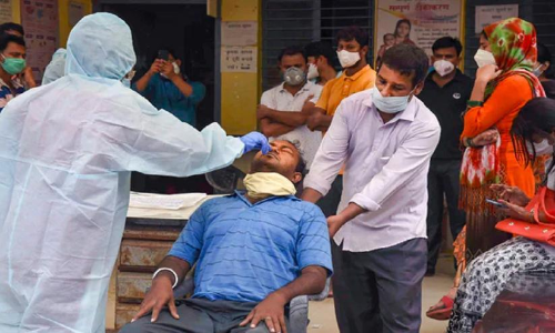 കേ​ര​ളം അ​ട​ക്കം എ​ട്ട്​ സം​സ്​​ഥാ​ന​ങ്ങ​ളി​ലെ ഉ​യ​രു​ന്ന കോ​വിഡ്​ നിരക്ക്;​​ കേന്ദ്രത്തിന്​ ആശങ്ക