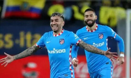 ഫുട്​ബാൾ അത്ഭുതമായി 50 വാര അകലെനിന്നൊരു ഗോൾ