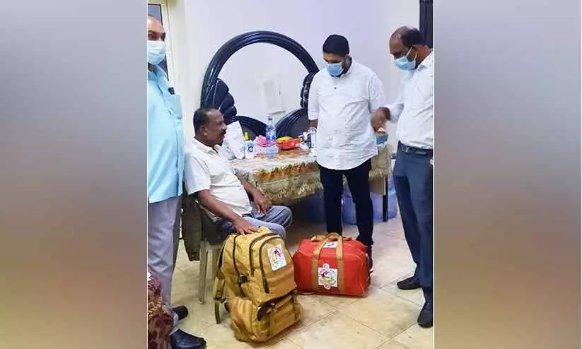 സാ​മൂ​ഹി​ക പ്ര​വ​ർ​ത്ത​ക​രു​ടെ ഇ​ട​പെ​ട​ൽ; കേ​സു​ക​ളും രോ​ഗ​വും കീ​ഴ്​പ്പെ​ടു​ത്തി​യ സി​ബി മാ​ത്യു നാ​ട​ണ​ഞ്ഞു