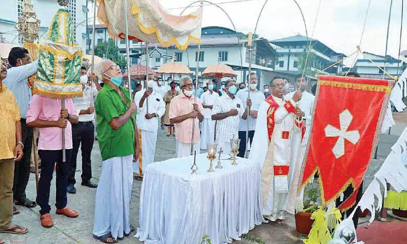 കൊടകര സെന്റ് ജോസഫ്സ് ഫൊറോന ദേവാലയത്തില് തിരുനാള് കൊടിയേറി കൊടകര സെന്റ് ജോസഫ്സ് ഫൊറോന ദേവാലയത്തില് തിരുനാള് കൊടിയേറി