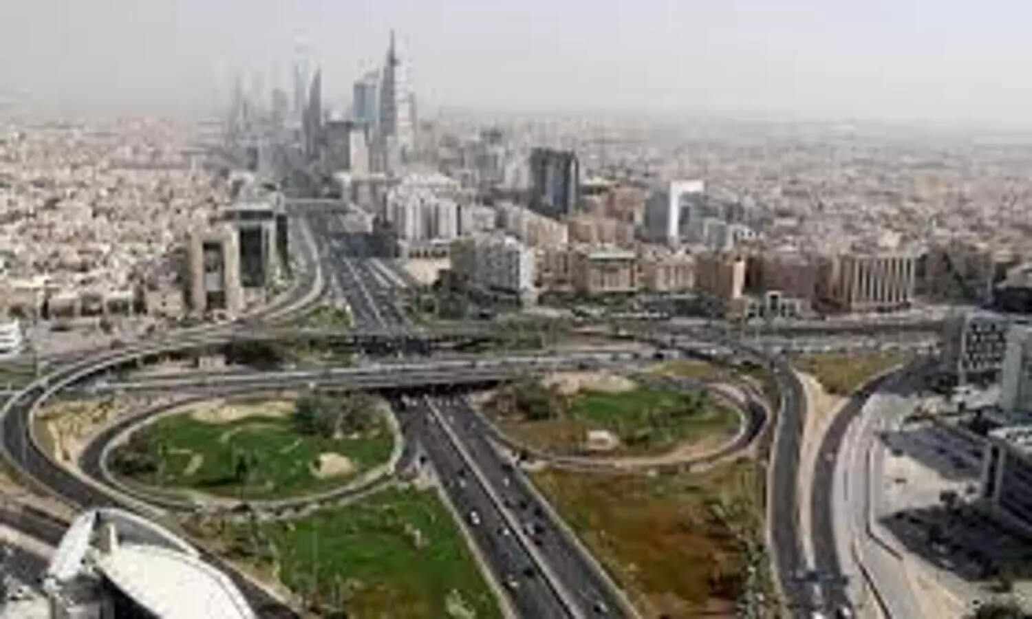 സൗദിയിൽ വാണിജ്യ സ്ഥാപനങ്ങളിലെ ജോലിക്കാർക്ക് ബലദിയ്യ കാർഡ് ഇല്ലെങ്കിൽ പിഴ