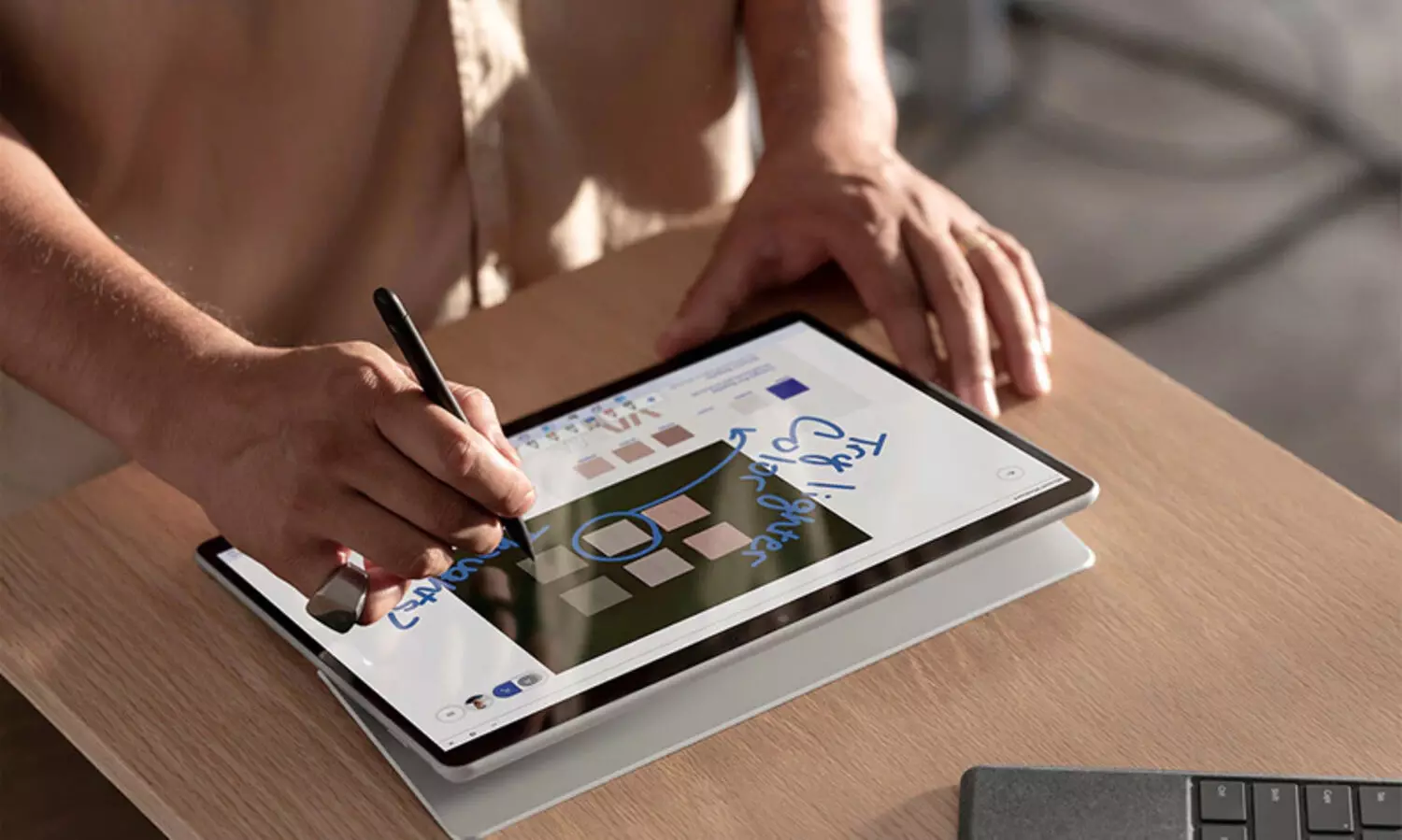 അതിശയിപ്പിക്കും എക്സ്; പുതിയ സര്‍ഫേസ് പ്രോ അവതരിപ്പിച്ച്​ മൈക്രോസോഫ്റ്റ്