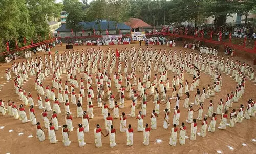 മെഗാ തിരുവാതിരയിൽ കോവിഡ് മാനദണ്ഡം ലംഘിച്ചില്ല; അകലം പാലിക്കാൻ കളം വരച്ചിരുന്നുവെന്ന്​ സി.പി.എം ജില്ലാ നേതൃത്വം
