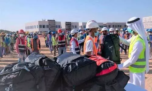 ഷാർജയിൽ തൊഴിലാളികൾക്ക്​ ശൈത്യം ചെറുക്കാൻ വസ്ത്രവുമായി അധികൃതർ