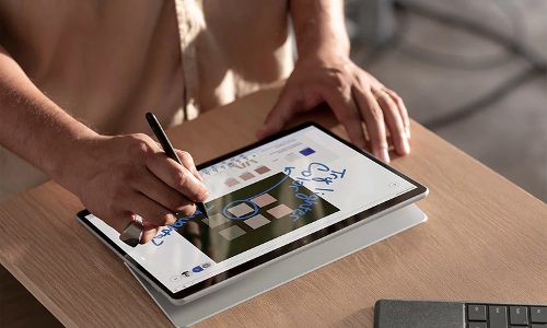 അതിശയിപ്പിക്കും എക്സ്; പുതിയ സര്‍ഫേസ് പ്രോ അവതരിപ്പിച്ച്​ മൈക്രോസോഫ്റ്റ്