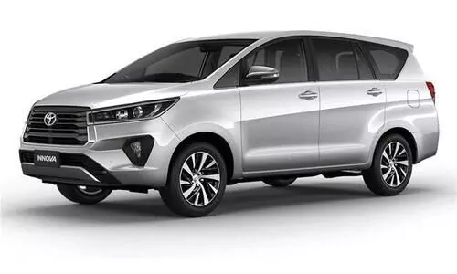 ഇന്നോവ വാങ്ങാൻ ഇതാണവസരം? ഏറ്റവും വില കുറഞ്ഞ മോഡൽ അവതരിപ്പിച്ച്​ ടൊയോട്ട