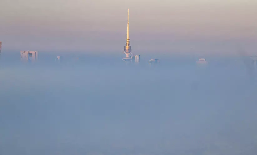 കാ​ഴ്​​ച മ​റ​ച്ച്​ മൂ​ട​ൽ​മ​ഞ്ഞ്​; ജാ​ഗ്ര​ത പാ​ലി​ക്കാ​ൻ നി​ർ​ദേ​ശം