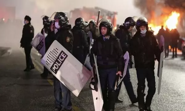 റഷ്യയുടെ നേതൃത്വത്തിലുള്ള സുരക്ഷാസേനാംഗങ്ങൾ കസാഖ്സ്ഥാനിൽ നിന്ന് പിൻവാങ്ങി തുടങ്ങി