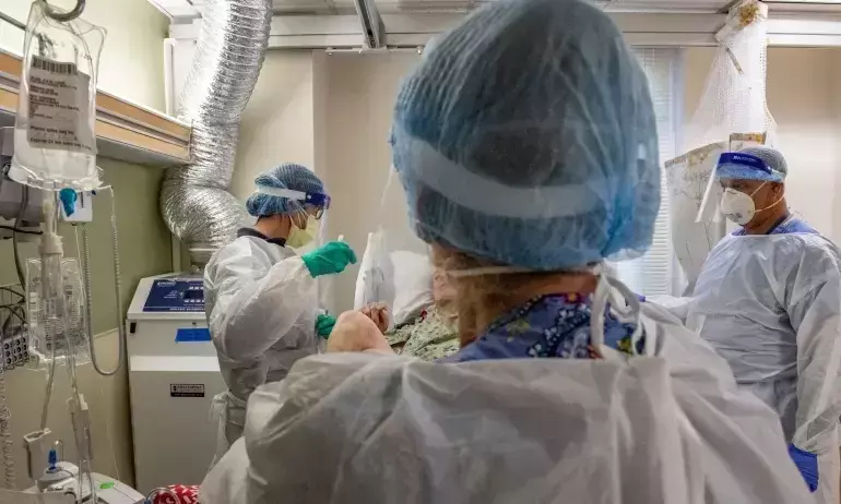 ഒമിക്രോൺ വ്യാപനം രൂക്ഷം: കോവിഡ് ചികിത്സകളിൽ പുതിയ മരുന്നുകൾ ഉൾപ്പെടുത്തി ലോകാരോഗ്യ സംഘടന ഒമിക്രോൺ വ്യാപനം രൂക്ഷം: കോവിഡ് ചികിത്സകളിൽ പുതിയ മരുന്നുകൾ ഉൾപ്പെടുത്തി ലോകാരോഗ്യ സംഘടന