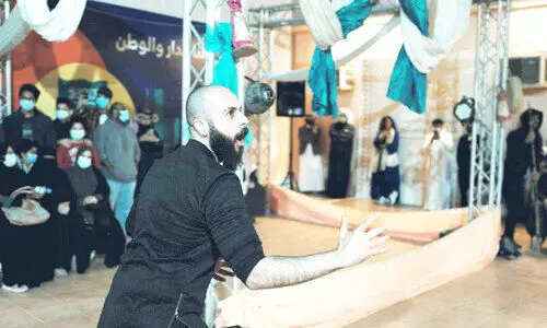 ലോക സംസ്​കാരങ്ങളിലേക്ക്​ ജാലകംതുറന്ന്​ ദമ്മാമിൽ അറബ്​ തി​യറ്റർ ദിനാഘോഷം