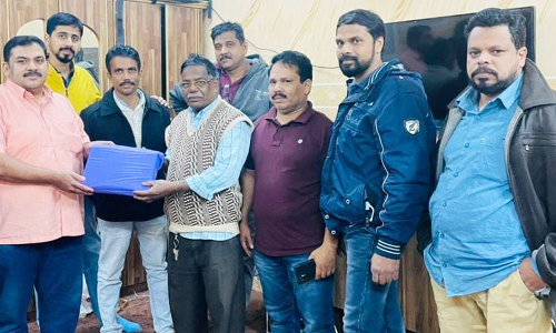 നാ​ലു പ​തി​റ്റാ​ണ്ടി​ന്‍റെ പ്ര​വാ​സം: ഗോ​പാ​ല​ൻ ത​ച്ചെ​ട​ത്ത്   നാ​ട്ടി​ലേ​ക്ക് മ​ട​ങ്ങി