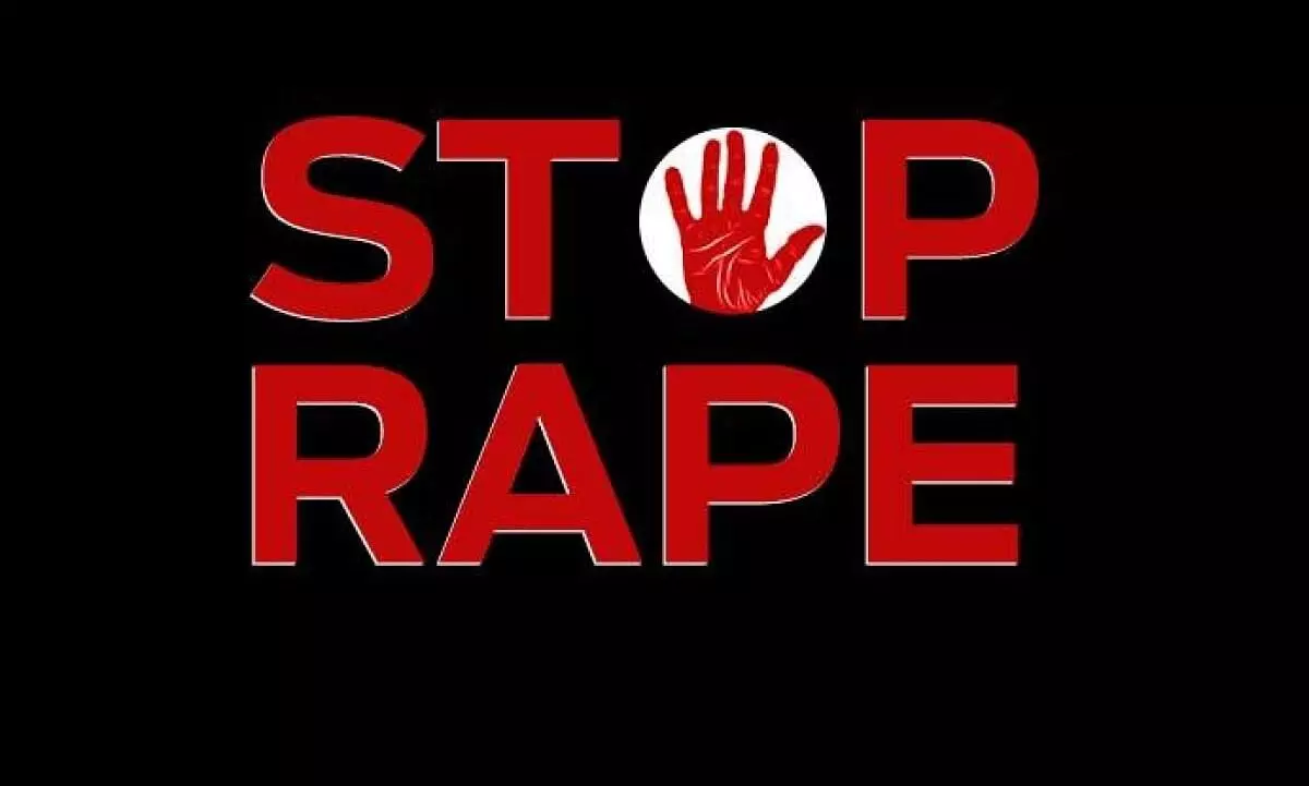 സഹപ്രവർത്തകയെ പീഡിപ്പിച്ച കേസിൽ തിരുവനന്തപുരം വിമാനത്താവള ഉന്നത ഉദ്യോഗസ്ഥനെതിരെ കേസ്