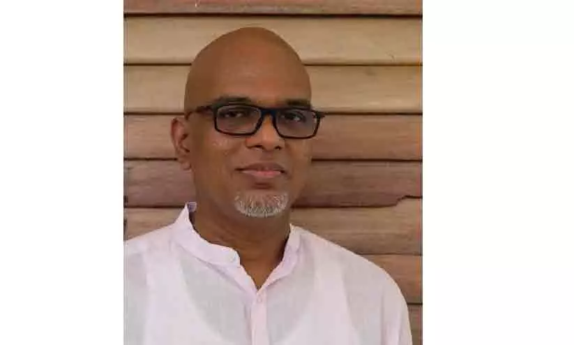 ലളിതകല അക്കാദമി ഭരണസമിതി പുനഃസംഘടിപ്പിച്ചു; മുരളി ചീരോത്ത് ചെയർമാൻ ലളിതകല അക്കാദമി ഭരണസമിതി പുനഃസംഘടിപ്പിച്ചു; മുരളി ചീരോത്ത് ചെയർമാൻ