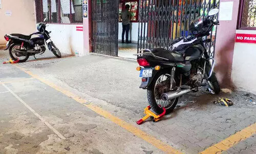 Unauthorized parking at the Civil Station