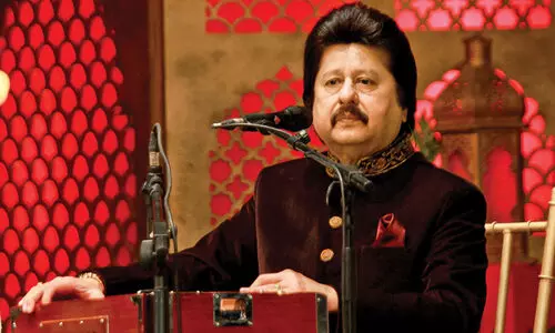 പങ്കജ്​ ഉദാസ്​ ആദ്യം പാടിയത്​ തൃപ്തിപ്പെട്ടില്ല, പിന്നീട്​ സ്​റ്റുഡിയോ മെഹ്ഫിൽ വേദിയാക്കി; ചിട്ടി ആയീ ഹേ പിറന്ന കഥ