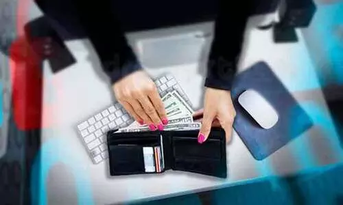 എയർടെലിൽ നിന്ന് വിളി, 10 രൂപ അടച്ചു; മുൻസൈനികന്റെ 4.34 ലക്ഷം രൂപ തട്ടി എയർടെലിൽ നിന്ന് വിളി, 10 രൂപ അടച്ചു; മുൻസൈനികന്റെ 4.34 ലക്ഷം രൂപ തട്ടി