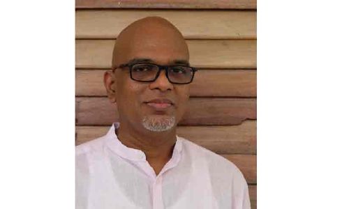 ലളിതകല അക്കാദമി ഭരണസമിതി പുനഃസംഘടിപ്പിച്ചു; മുരളി ചീരോത്ത് ചെയർമാൻ