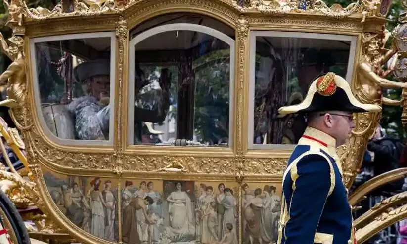 കൊളോണിയല് ഭൂതകാലം മഹത്വപ്പെടുത്തുന്ന സ്വര്ണ കുതിരവണ്ടി ഉപേക്ഷിച്ച് ഡച്ച് രാജാവ് കൊളോണിയല് ഭൂതകാലം മഹത്വപ്പെടുത്തുന്ന സ്വര്ണ കുതിരവണ്ടി ഉപേക്ഷിച്ച് ഡച്ച് രാജാവ്