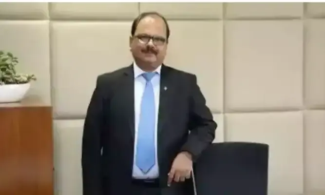 കൈക്കൂലി കേസ്: മലയാളിയായ ഗെയിൽ മാർക്കറ്റിങ് ഡയറക്ടർ അറസ്റ്റിൽ കൈക്കൂലി കേസ്: മലയാളിയായ ഗെയിൽ മാർക്കറ്റിങ് ഡയറക്ടർ അറസ്റ്റിൽ