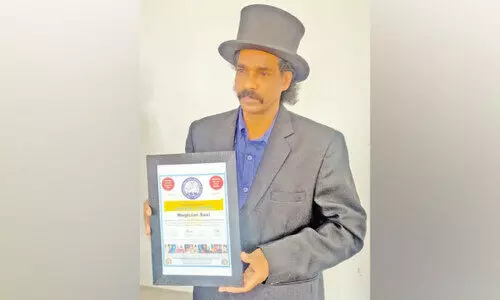 അ​ന്താ​രാ​ഷ്ട്ര മാ​ജി​ക് മ​ത്സ​ര​ത്തി​ല്‍ നേ​ട്ടം കൊ​യ്ത്​ ശ​ശി താ​ഴ​ത്തു​വ​യ​ൽ