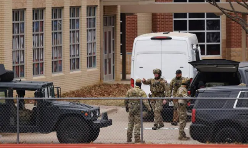 അമേരിക്കയിലെ ജൂതപ്പള്ളിയിൽ പ്രാർഥനക്കെത്തിയവരെ ആയുധധാരി ബന്ദികളാക്കി