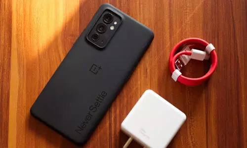 38,999 രൂപയ്​ക്ക്​ ഒരു ഫ്ലാഗ്​ഷിപ്പ്​ ഫോൺ; വൺപ്ലസ്​ 9ആർടി ഇന്ത്യയിൽ വിൽപ്പന തുടങ്ങി