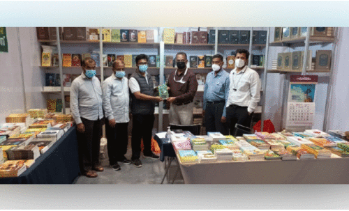 ദോ​ഹ രാ​ജ്യാ​ന്ത​ര പു​സ്ത​ക മേ​ള​: പുസ്തക പ്രകാശനം