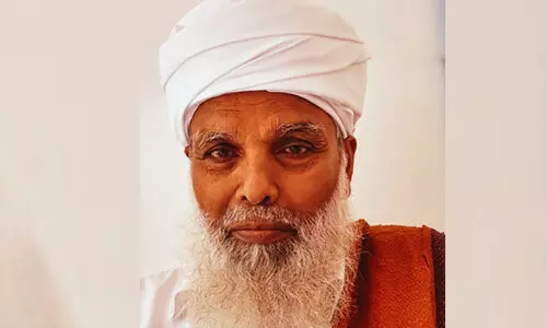 ഇ​ട​ത​നു​കൂ​ല വ​ഖ​ഫ്​ ആ​ക്ഷ​ൻ കൗ​ൺ​സി​ൽ പരിപാടിയിൽ സമസ്ത ​നേതാവ് ഉമർ ഫൈസി; എ​ല്ലാ​റ്റി​ലും രാ​ഷ്ട്രീ​യം കാ​ണാതെ വ​ഖ​ഫി​ന്‍റെ ഉ​ദ്ദേ​ശ്യ​ത്തി​നായു​ള്ള ബോ​ർ​ഡ്​ ഉ​ണ്ടാ​വ​ണം