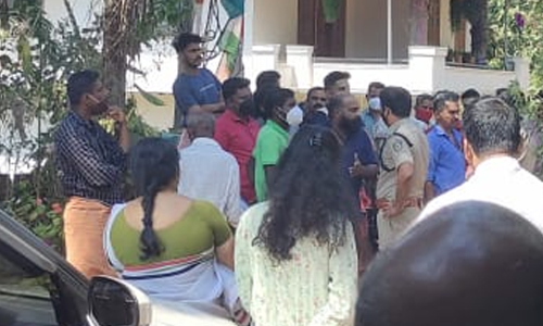 സഖാവിനെ കൊന്നിട്ട് രണ്ടാം ദിവസം യോഗം നടത്തണ്ട; കണ്ണൂരില്‍ കോൺഗ്രസ് യോഗം സി.പി.എം പ്രവർത്തകർ തടഞ്ഞു