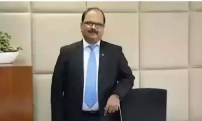 കൈക്കൂലി കേസ്: മലയാളിയായ ഗെയിൽ മാർക്കറ്റിങ് ഡയറക്ടർ അറസ്റ്റിൽ കൈക്കൂലി കേസ്: മലയാളിയായ ഗെയിൽ മാർക്കറ്റിങ് ഡയറക്ടർ അറസ്റ്റിൽ