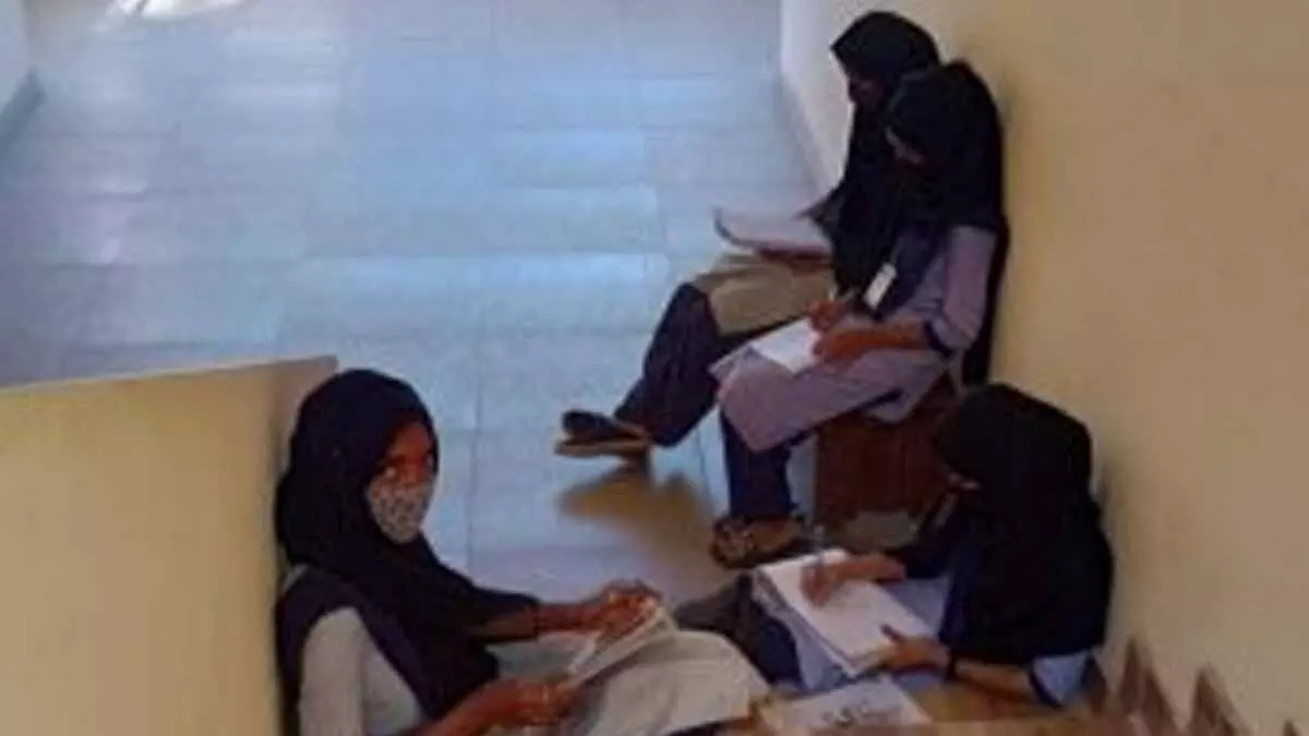 ഹിജാബ്​ വിവാദം: ഉഡുപ്പി പി.യു കോളജിലെ ആറു വിദ്യാർഥിനികൾ പുറത്തുതന്നെ