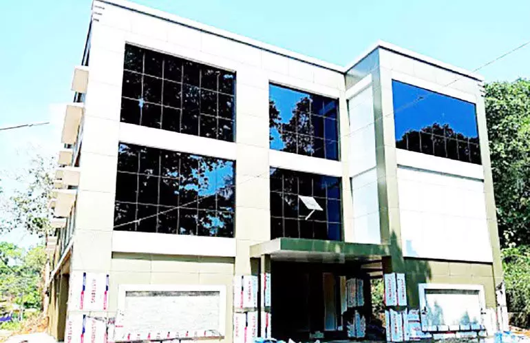 A huge building is being prepared to replace the flood-ravaged Aranmula police station