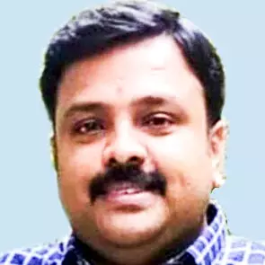 കാ​ര്‍ ഡി​വൈ​ഡ​റി​ല്‍ ഇ​ടി​ച്ച് ബാ​ങ്ക് ഉ​ദ്യോ​ഗ​സ്ഥ​ന്‍ മ​രി​ച്ചു