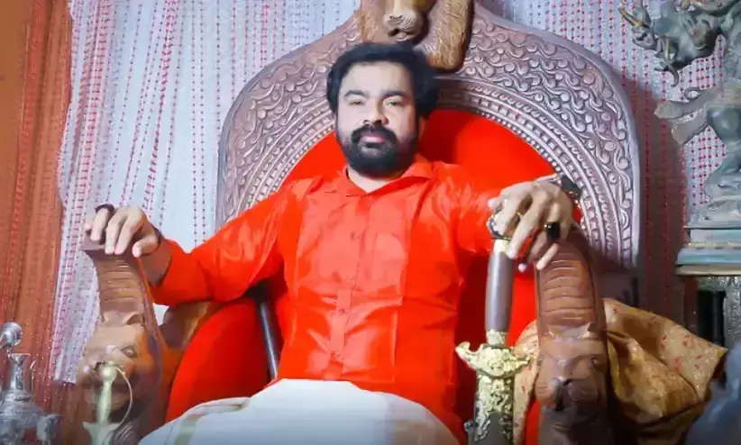 മോൺസന്റെ കയ്യിലെ ചെമ്പോല പുരാവസ്തുവല്ല; കുന്തവും രണ്ട് നാണയവും ദീർഘകാല പഴക്കമുള്ളത്