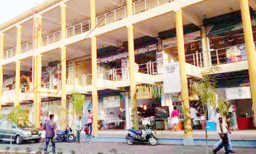 ആർക്കും വേണ്ടാതെ 108 കടമുറികള്‍! ആളുകേറാതെ  അലാമിപ്പള്ളി ബസ് സ്റ്റാൻഡ്