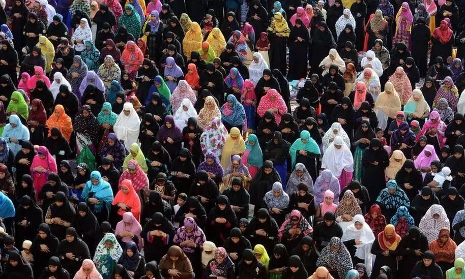 ഹിന്ദുത്വ തീവ്രവാദികൾ വിൽപനക്കു വെച്ച മുസ്‍ലിം പെണ്ണുങ്ങൾ!