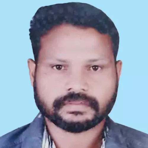 ചു​മ​ട്ടു​തൊ​ഴി​ലാ​ളി വ​ഴി​യി​ൽ മ​രി​ച്ച നി​ല​യി​ൽ