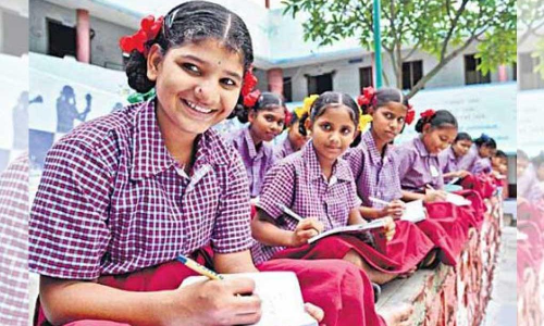 സർക്കാർ സ്കൂളുകൾ ഇംഗ്ലീഷ് മീഡിയമാക്കാൻ തെലങ്കാന; സ്വകാര്യ സ്കൂളുകൾക്ക്​ ഫീസ്​ നിയന്ത്രണം