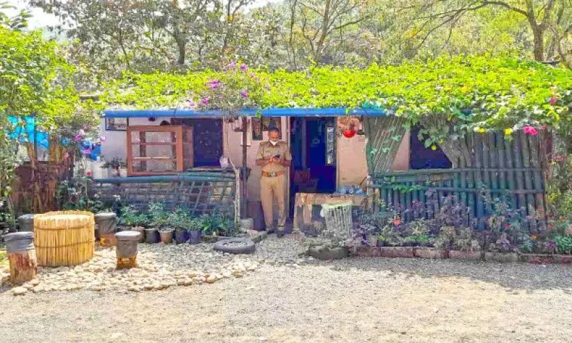 മാക്കൂട്ടത്തെ കച്ചവട സ്ഥാപനങ്ങൾക്ക് കർണാടക വനംവകുപ്പിന്റെ നോട്ടീസ് മാക്കൂട്ടത്തെ കച്ചവട സ്ഥാപനങ്ങൾക്ക് കർണാടക വനംവകുപ്പിന്റെ നോട്ടീസ്