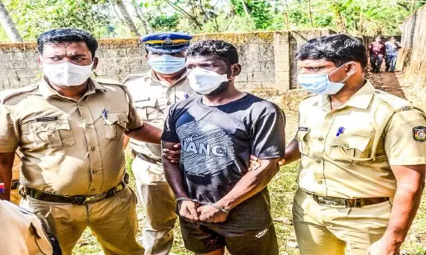 kottayam youth beaten to death dead body thrown in front of police station kottayam youth beaten to death dead body thrown in front of police station