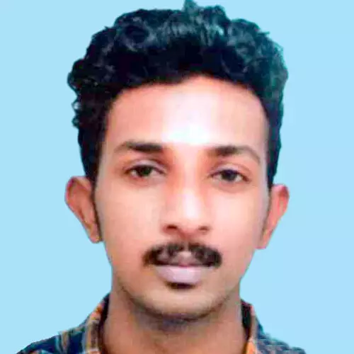 ക്രെ​യി​നി​ന്‍റെ ച​ക്ര​ത്തി​ന​ടി​യി​ൽ​പ്പെ​ട്ട്​ യു​വാ​വ് മ​രി​ച്ചു