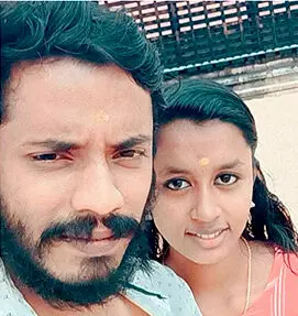 യു​വ​ദ​മ്പ​തി​ക​ള്‍ വീ​ട്ടി​ൽ മ​രി​ച്ച​നി​ല​യി​ല്‍