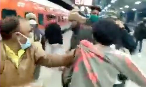 ലവ്​ ജിഹാദെന്ന്​; ഹിന്ദു സ്​ത്രീക്കൊപ്പം യാത്ര ചെയ്​തതിന്​ മുസ്​ലിം യുവാവിനെ മർദിച്ച്​ ബജ്​റംഗ്​ ദൾ പ്രവർത്തകർ