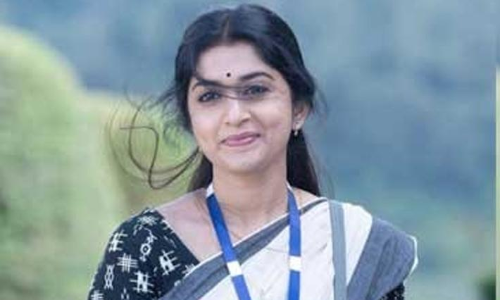 തിരിച്ചു വരവിൽ സമൂഹ മാധ്യമങ്ങളിൽ സാന്നിധ്യം അറിയിച്ച് പ്രിയ നായിക